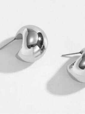 New! Silver Crescent Bulb Lightweight Earrings (1033) Nwot